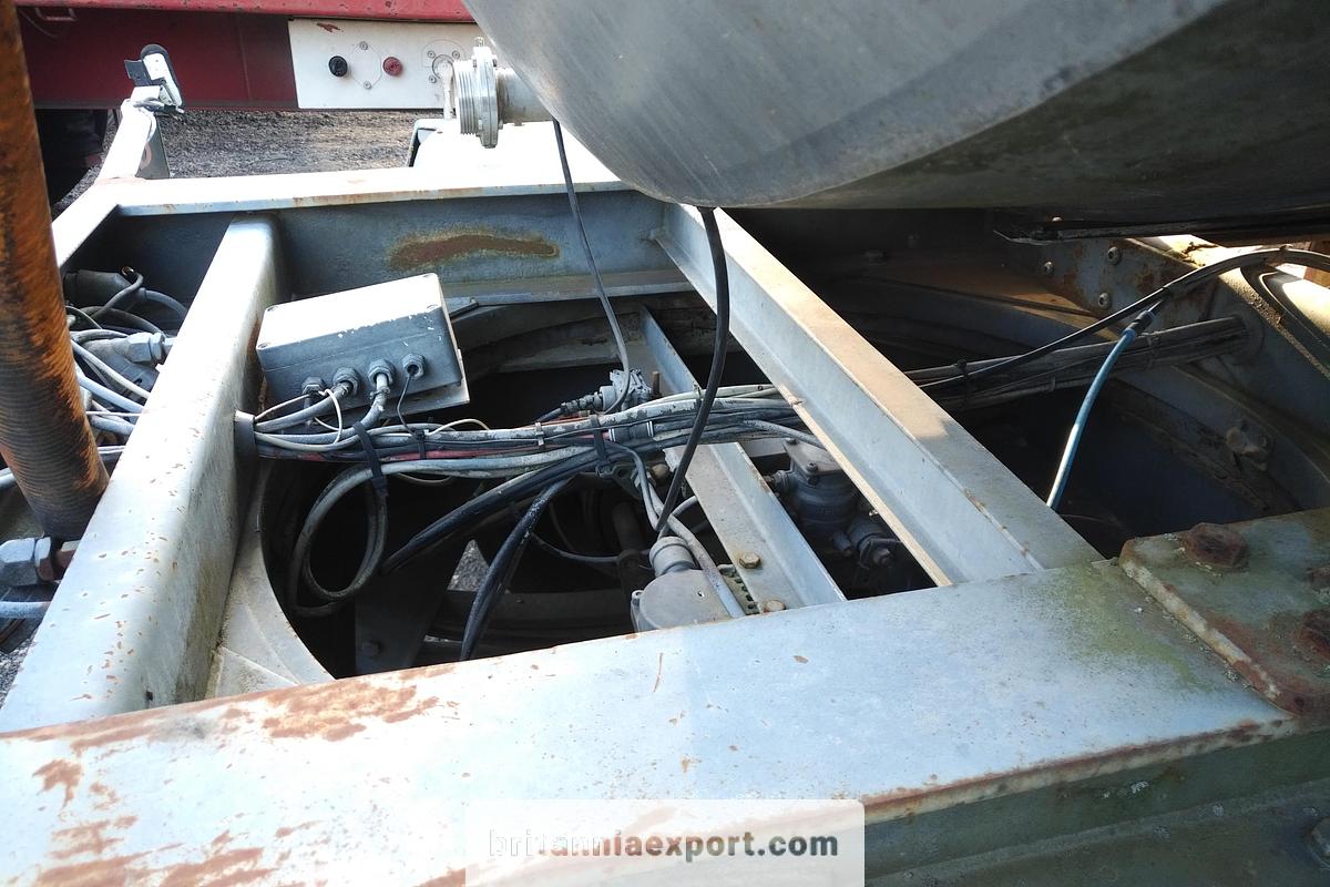 Used 1997 FRUEHAUF D-489 Three-Axle Stainless Steel Food Tanker Semi-Trailer