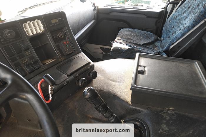 Used 1994 SCANIA P 93M 280 19 ton isothermic box lorry.