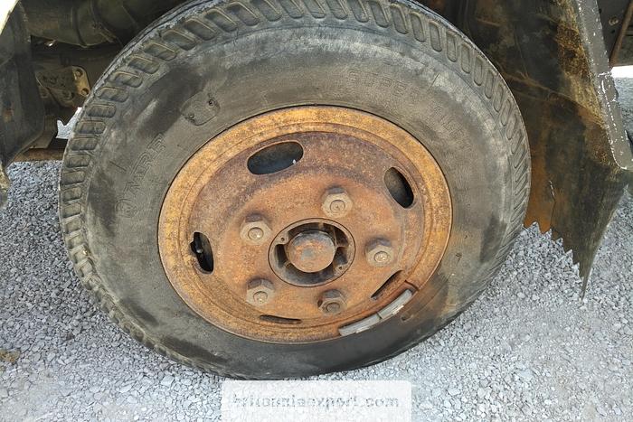 Used 1984 TOYOTA Dyna BU30 3.0 diesel 6 tyres 5.5 ton truck.