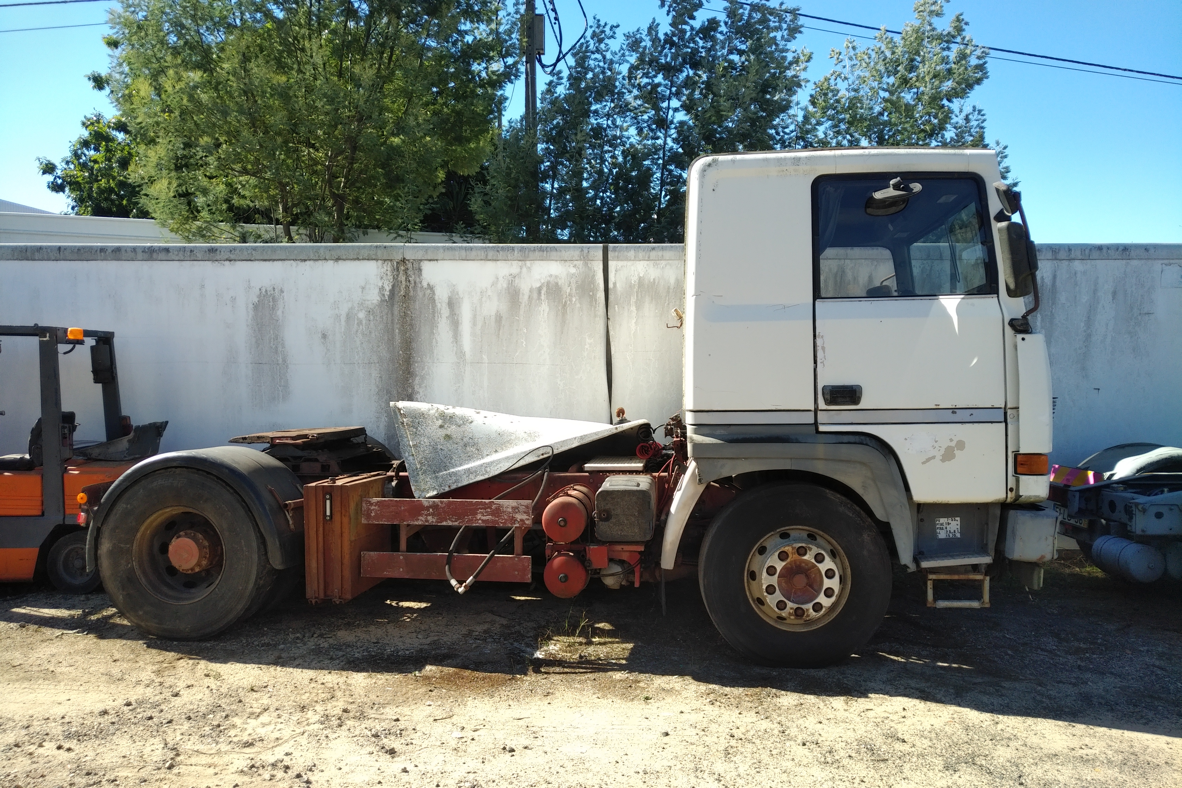 Used 1994 RENAULT R385 Major 4x2 Hub Reduction & Tipper Hydraulics Tractor Unit