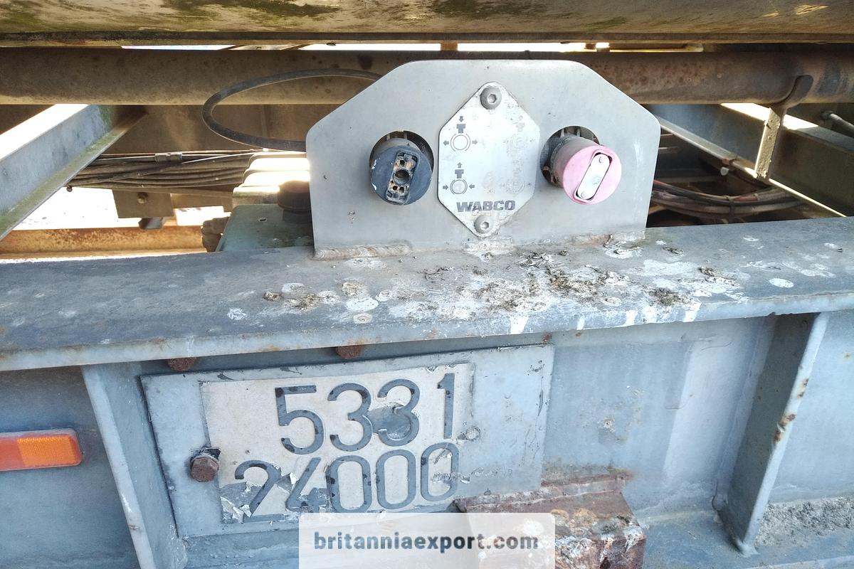 Used 1997 FRUEHAUF D-489 Three-Axle Stainless Steel Food Tanker Semi-Trailer