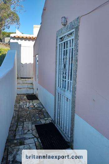 Used 1950 3 Bedroom  detached house