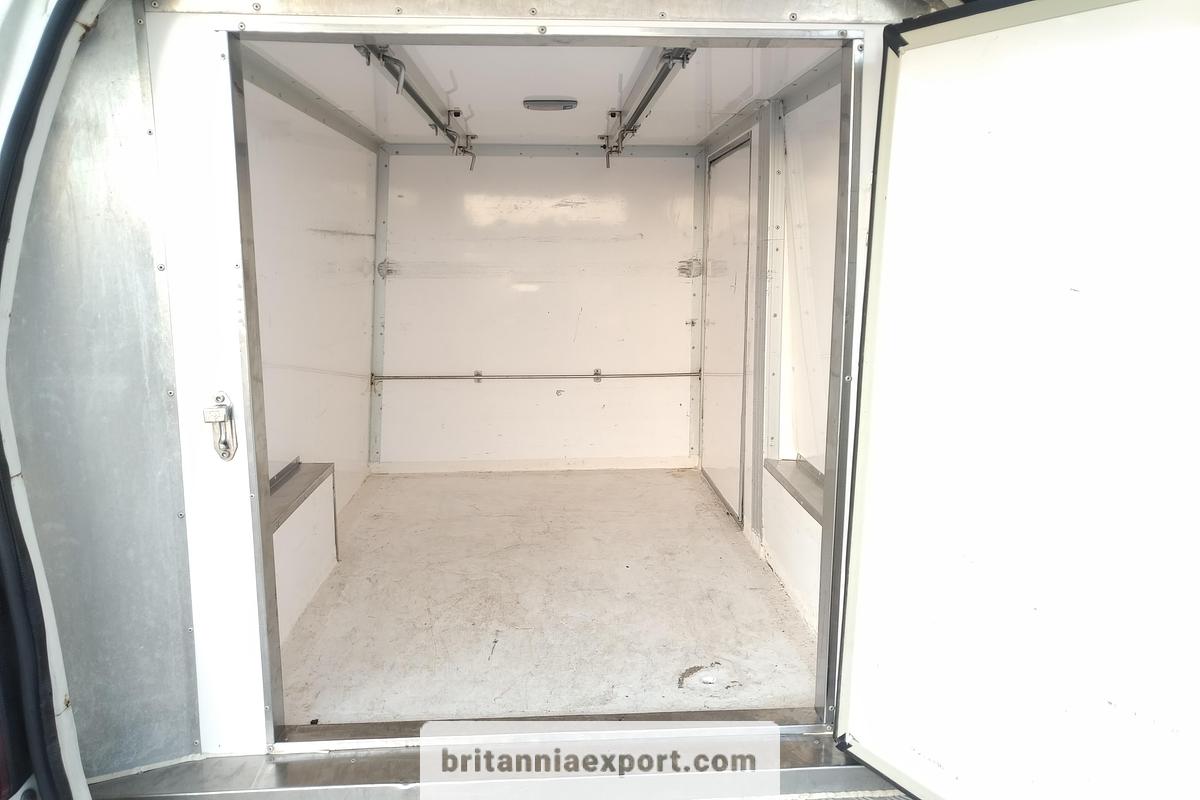 Used 2004 Toyota Hiace 2.5 D-4D Insulated Cold Room Panel Van