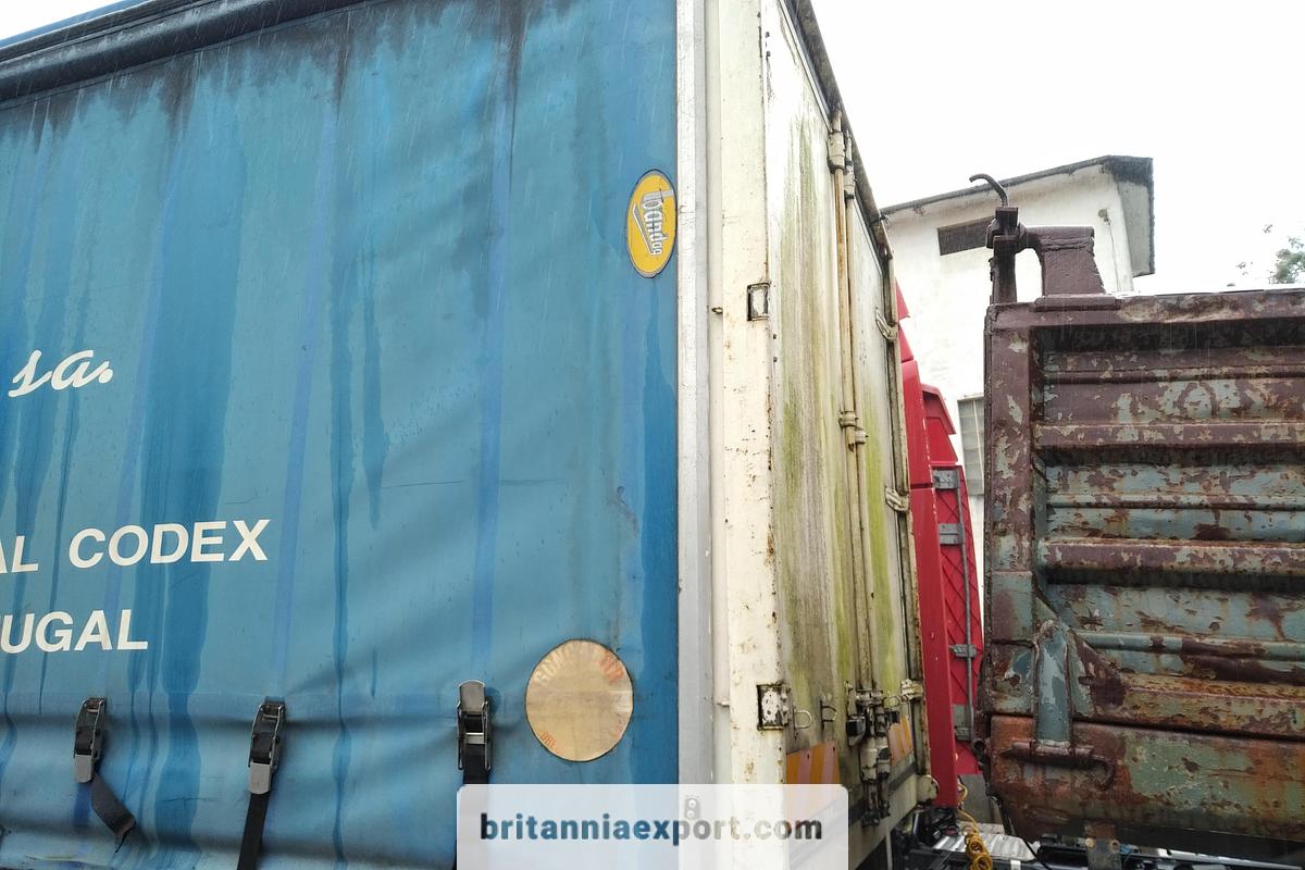 Used 1996 VOLVO FL10 320 | 8x2 12 Tyres | Euro 2 |  32 Ton Curtainsider Truck