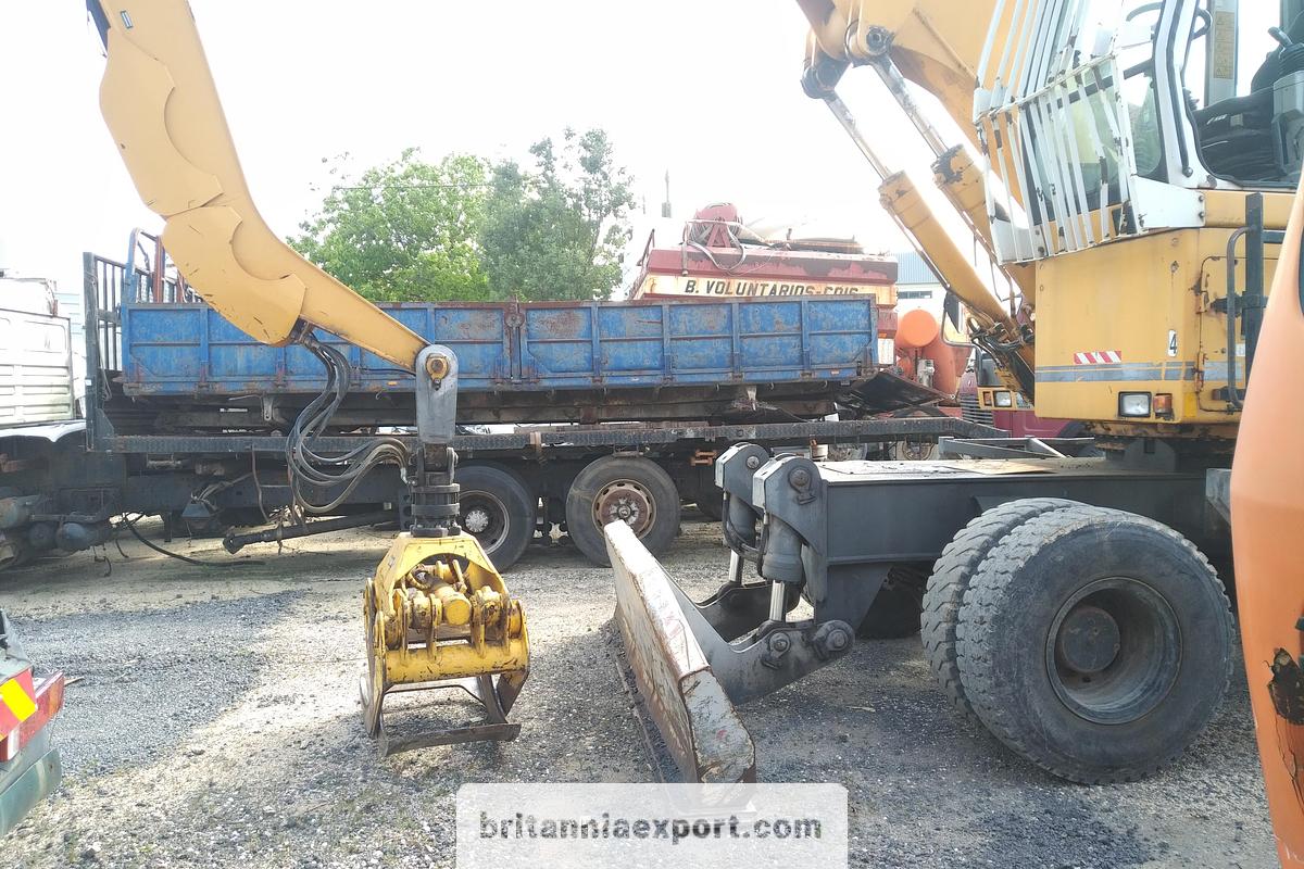 Used 2001 LIEBHERR  A924 Litronic Wheeled Excavator with Grab | Front Blade