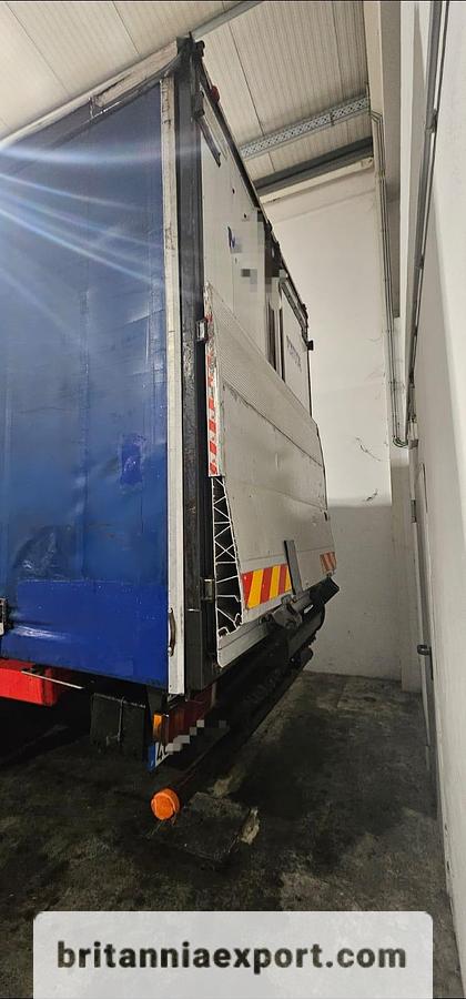 Used 2002 MAN TGA 26.360 6x2 Curtainsider Truck with Tail Lift