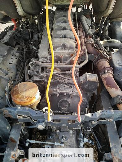 Used 2000 SCANIA P114 L 340 CP19 manual tractor unit.