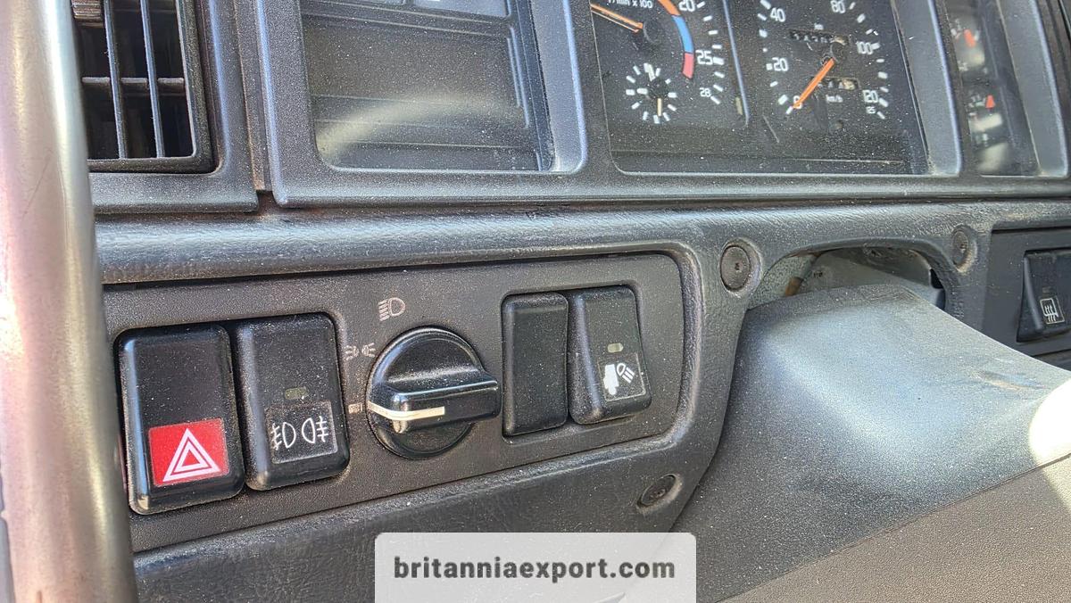 Used 2001 VOLVO FH12 420 Manual Tractor Unit with Hydraulics Air Con