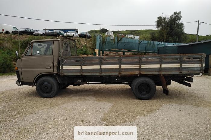 Used 1985 TOYOTA Dyna BU30 3.0 diesel 6 tyres 5.5 ton truck.
