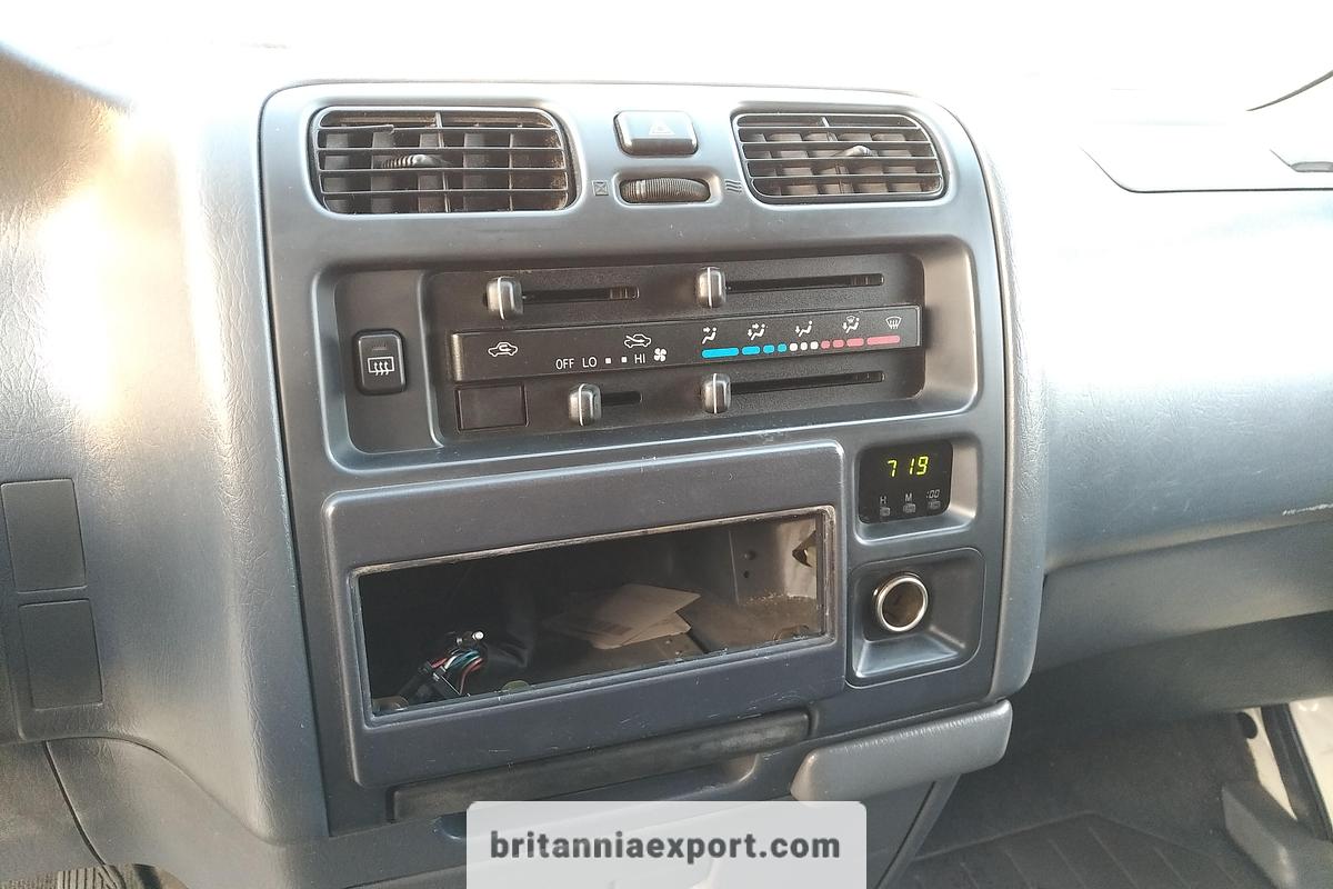 Used 2004 Toyota Hiace 2.5 D-4D Insulated Cold Room Panel Van