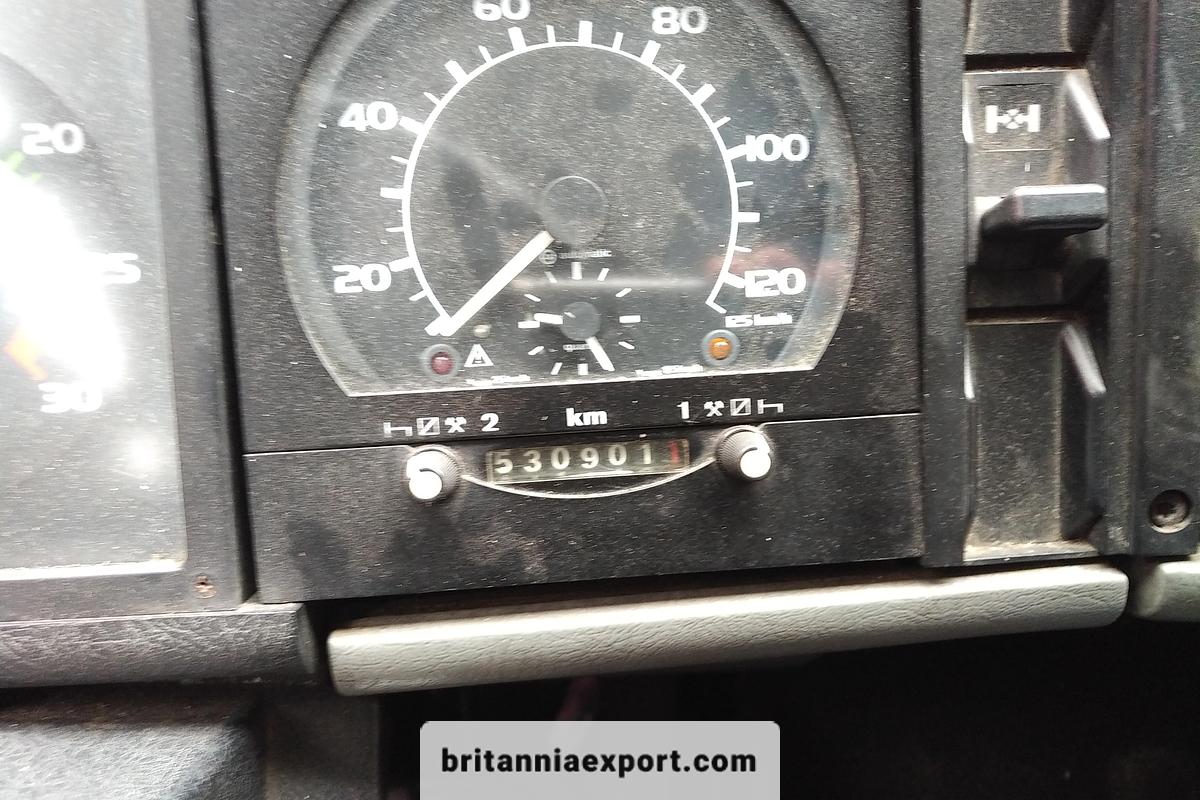 Used 1993 VOLVO FL614 210 Turbo Intercooler | 14 Ton | Manual Pump | Isothermic Box Truck