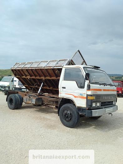 Used 1989 TOYOTA Dyna 300 14B 7.5 ton 3 way tipper