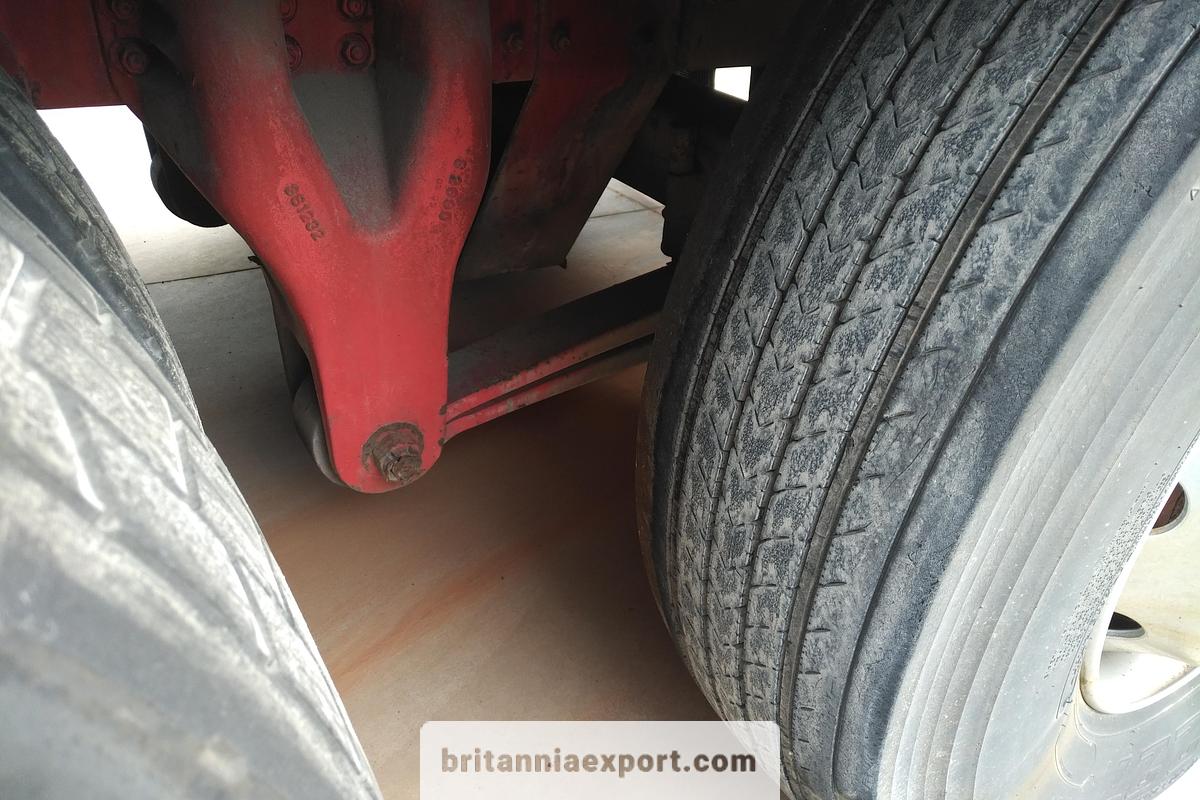Used 1993 SCANIA P 93M 250 6X2 8 tyres 26 ton curtainsider truck