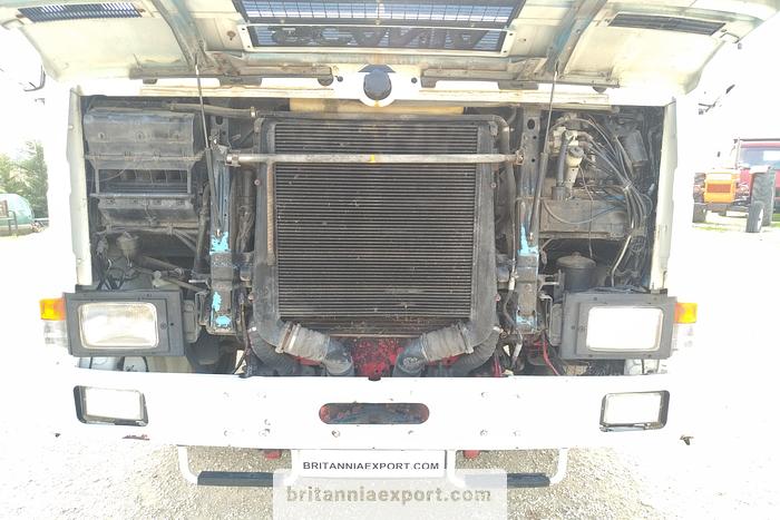 Used 1994 SCANIA P 93M 280 19 ton isothermic box lorry.
