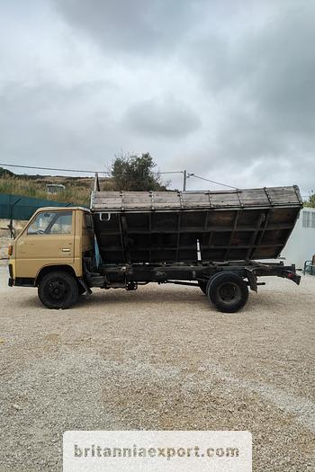 Used 1981 MITSUBISHI Canter FE110 2.7 diesel 5.5 ton tipper.