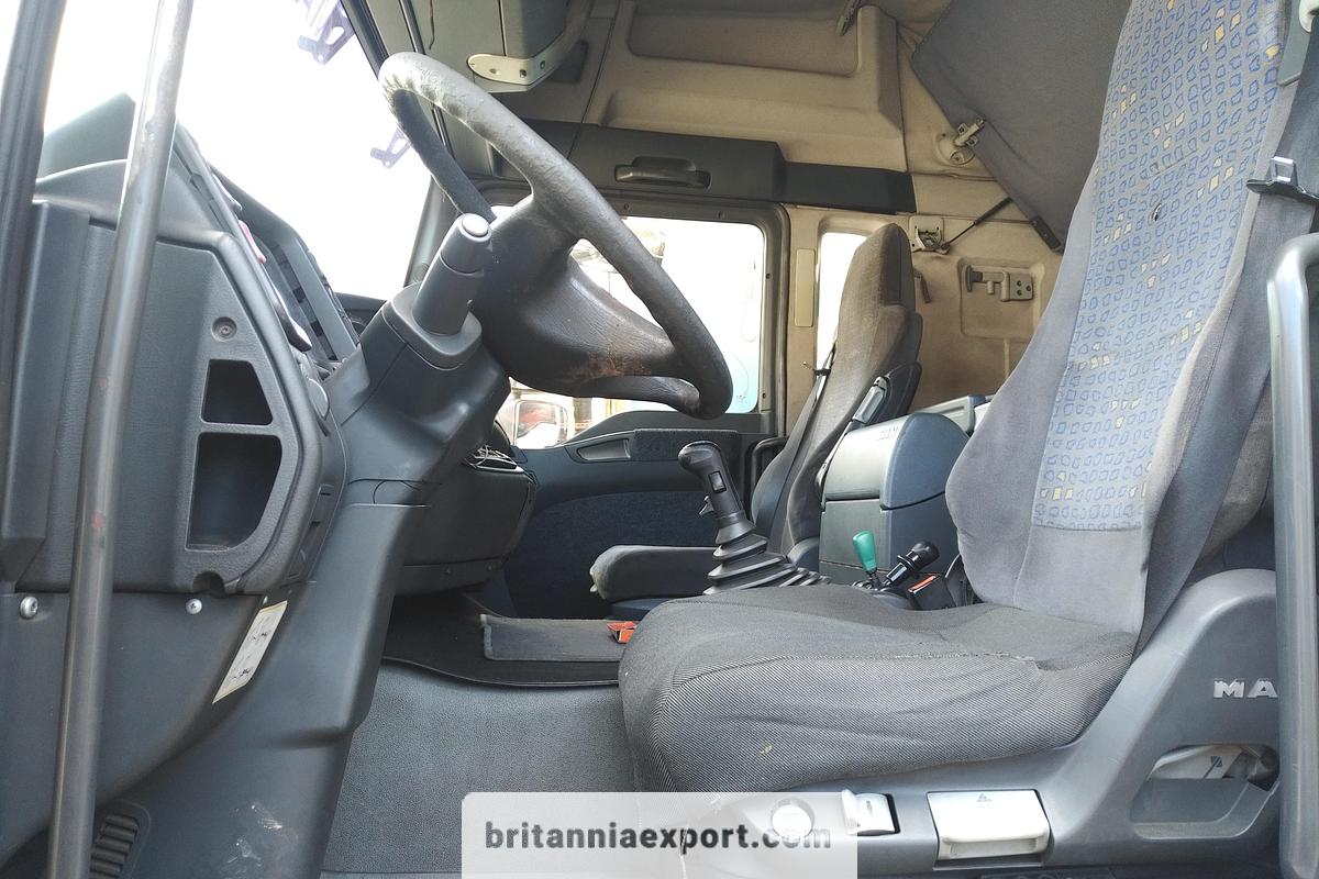 Used 2002 MAN TGA 26.360 | 6x2 | Curtainsider Truck |  with Tail Lift