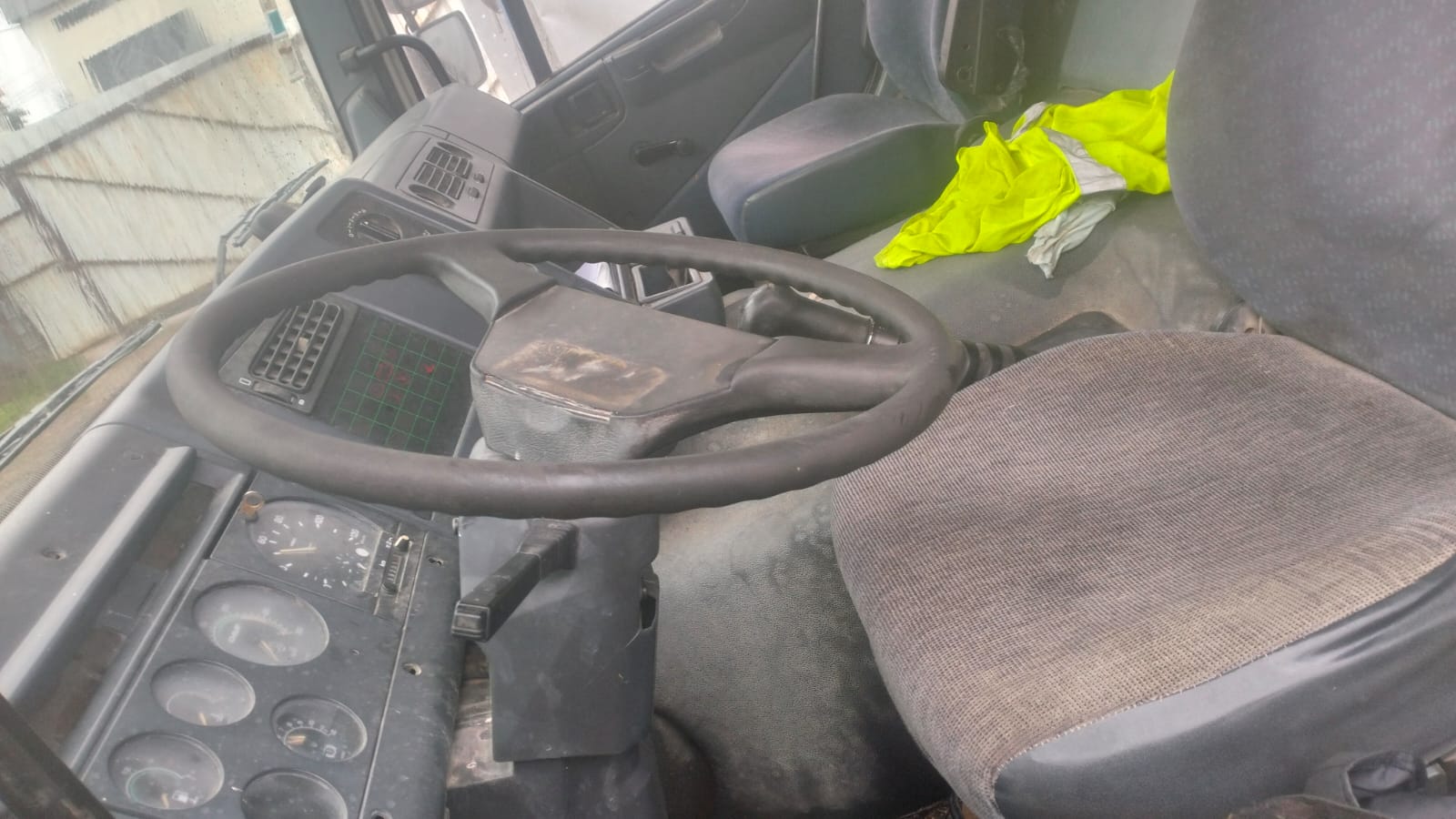 Used 1996 DAF 65 210 ATI | Euro 2 | 19 Ton | On Springs | Dropside Truck With HIAB Crane