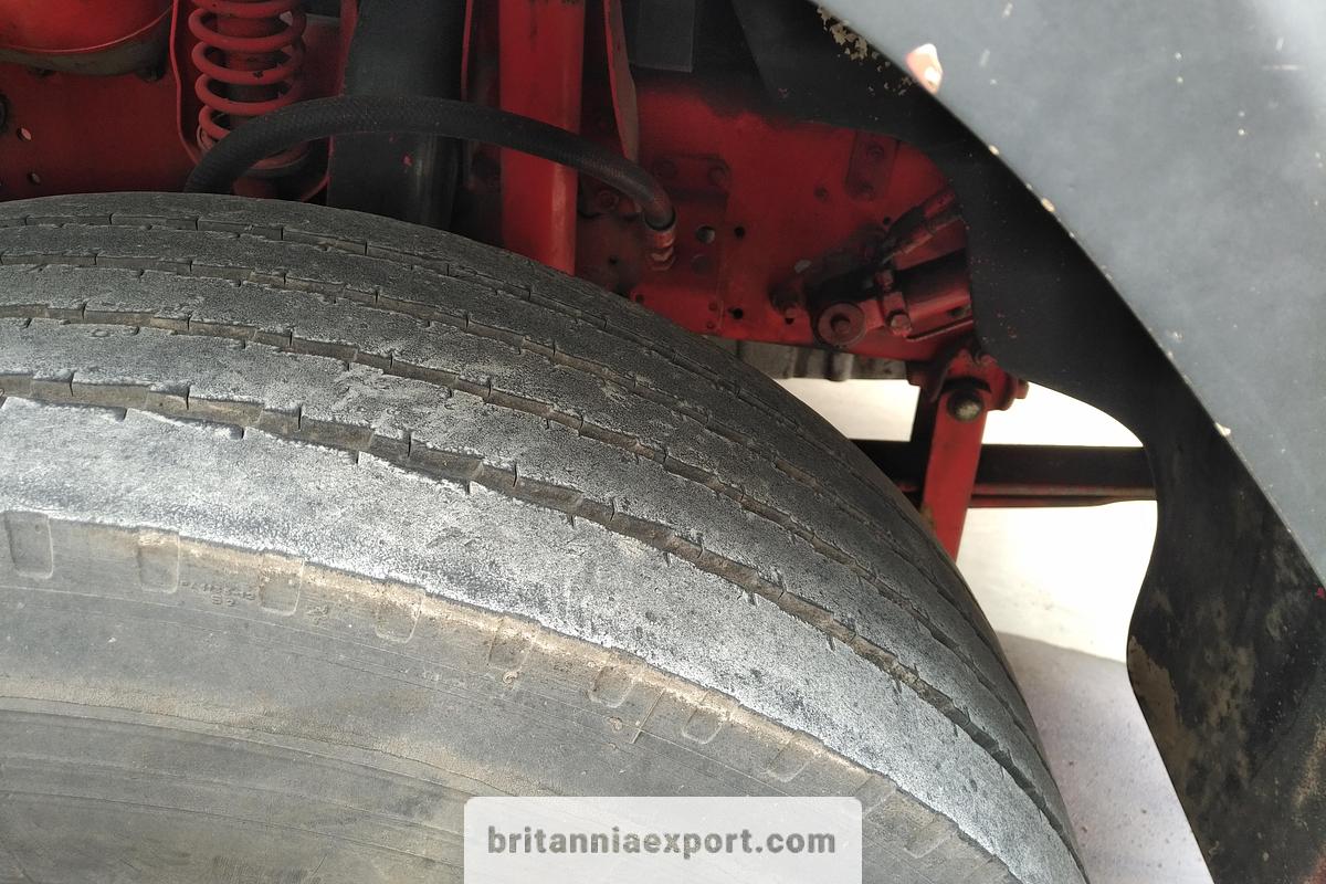 Used 1993 SCANIA P 93M 250 6X2 8 tyres 26 ton curtainsider truck