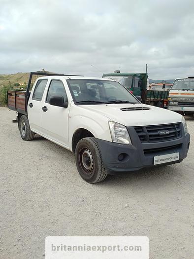 Used 2008 ISUZU D-Max 2.5 diesel double cabin 4X2 pickup truck.