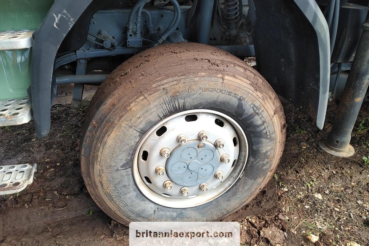 Used 1991 SCANIA P 113H 320 | 6x6 10 Tyres |  26 Ton | Truck with HIAB 450 Crane