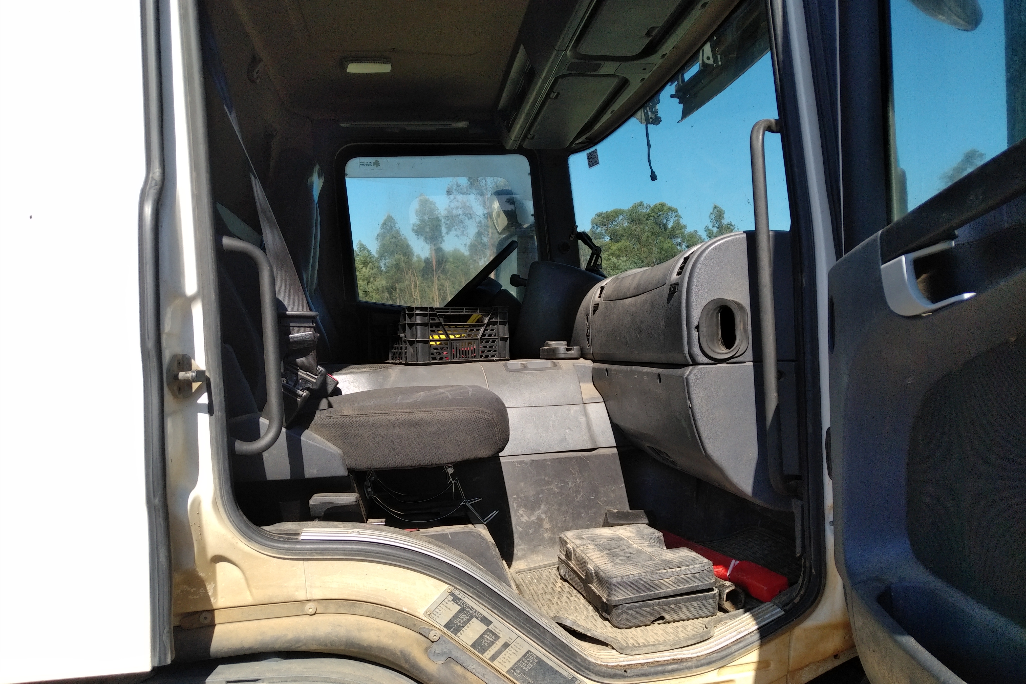Used 2015 SCANIA P280 Manual Euro 6 4x2 Palfinger PK 7501 Performance Crane Remote Control