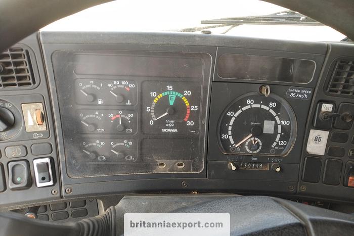 Used 1994 SCANIA P 93M 280 19 ton isothermic box lorry.