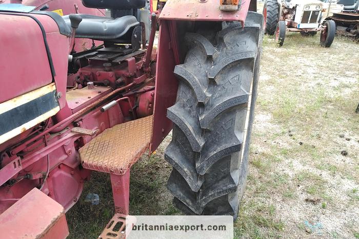Used 1980 International 433 SA 2.5 diesel 4X2 farm tractor