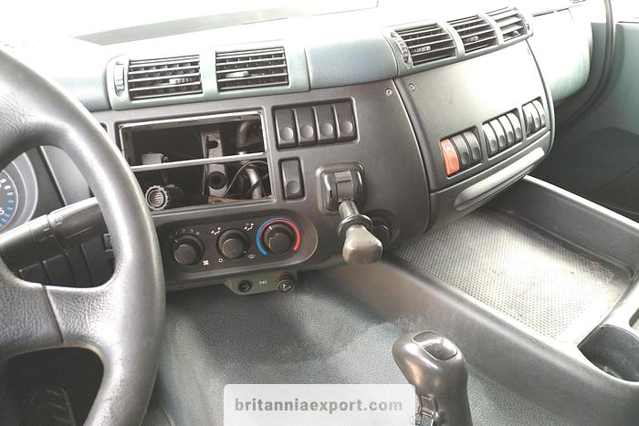 Used 2006 DAF CF 75 310 ZF 16 manual Euro 3 chassis cab truck.
