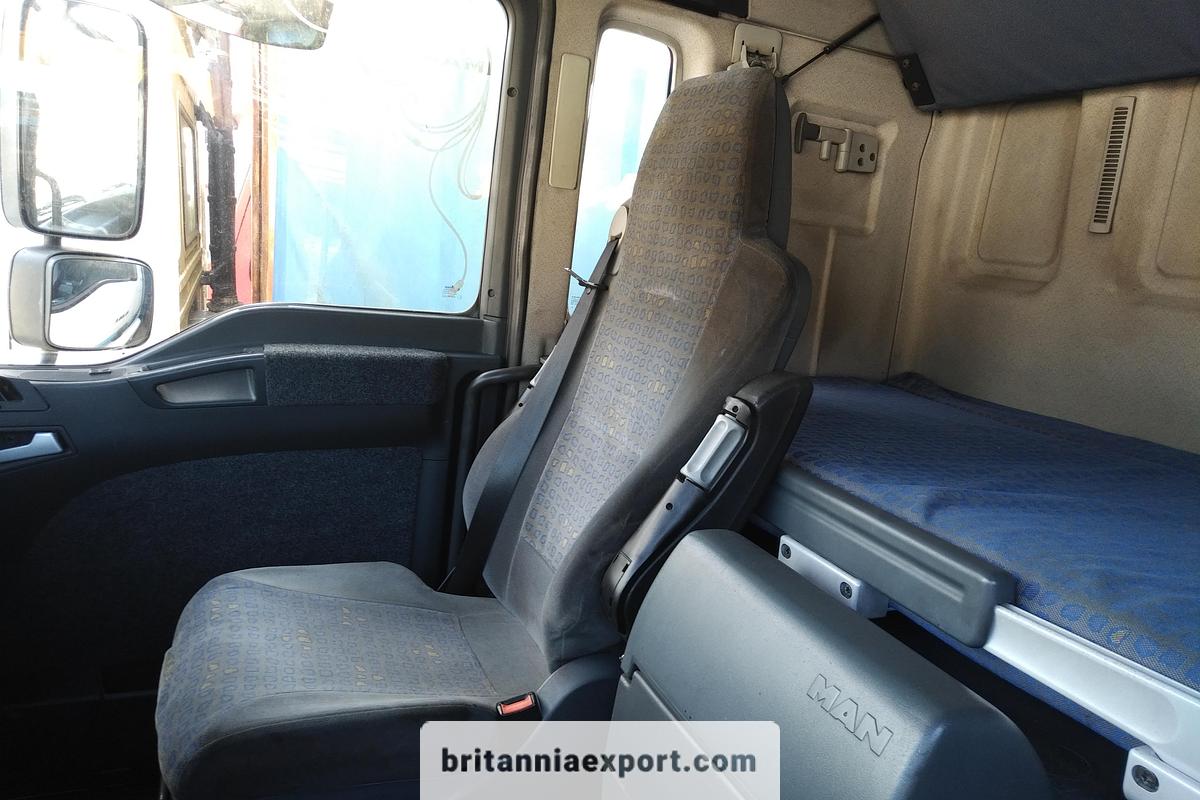 Used 2002 MAN TGA 26.360 | 6x2 | Curtainsider Truck |  with Tail Lift