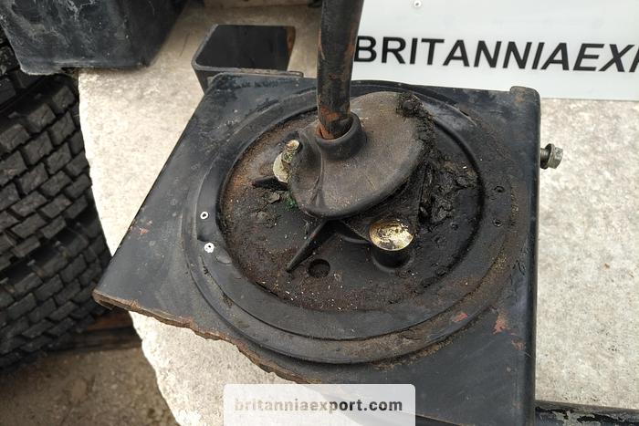 Used 2000 NISSAN Gear Shifter for Nissan Atleon L35 truck.