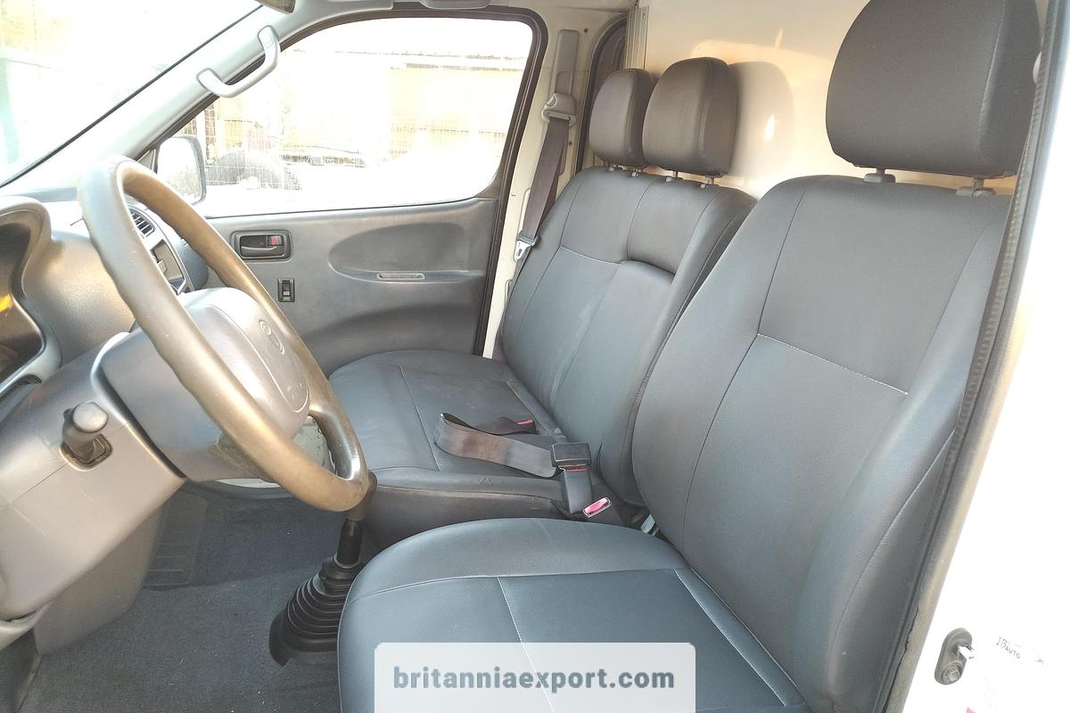 Used 2004 Toyota Hiace 2.5 D-4D Insulated Cold Room Panel Van