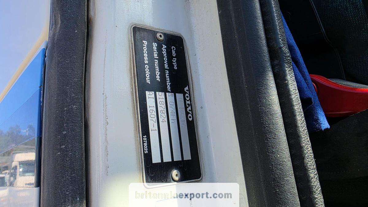 Used 2001 VOLVO FH12 420 Manual Tractor Unit with Hydraulics Air Con
