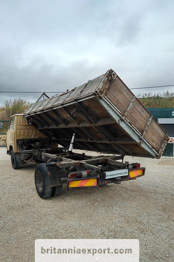 Used 1981 MITSUBISHI Canter FE110 2.7 diesel 5.5 ton tipper.