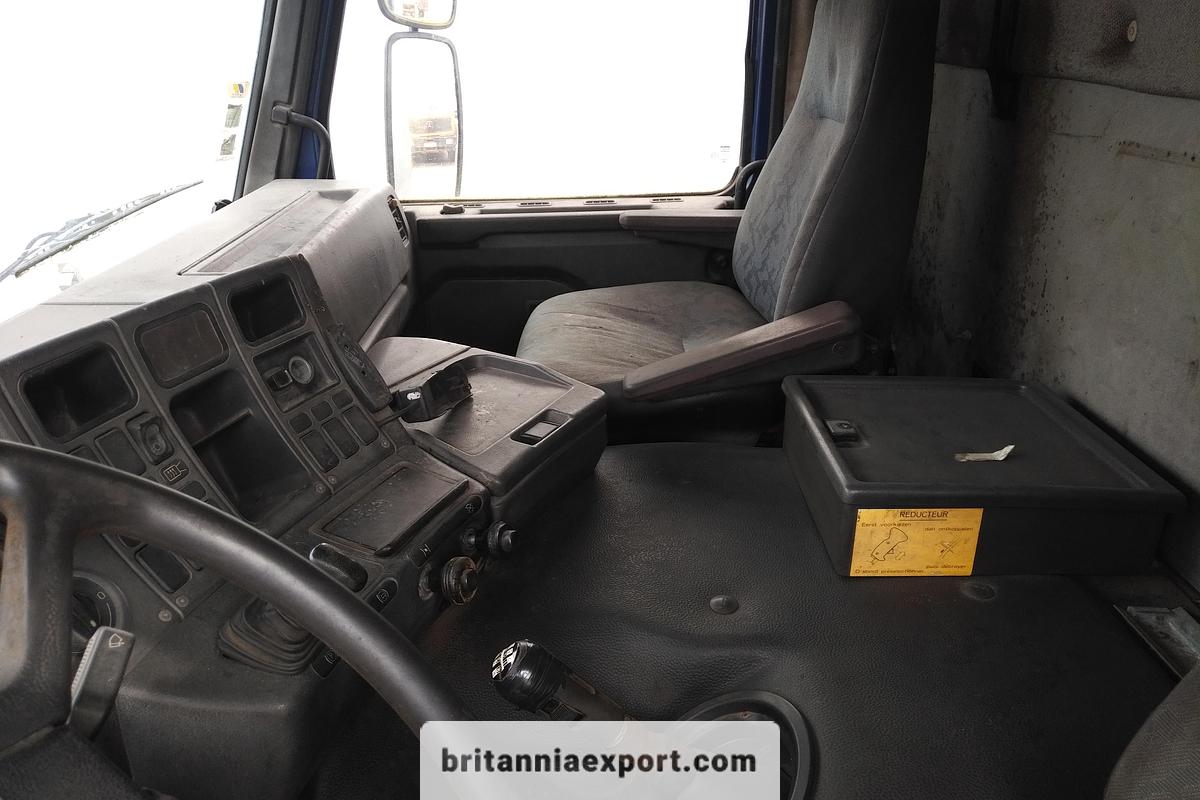Used 1993 SCANIA P 93M 250 6X2 8 tyres 26 ton curtainsider truck