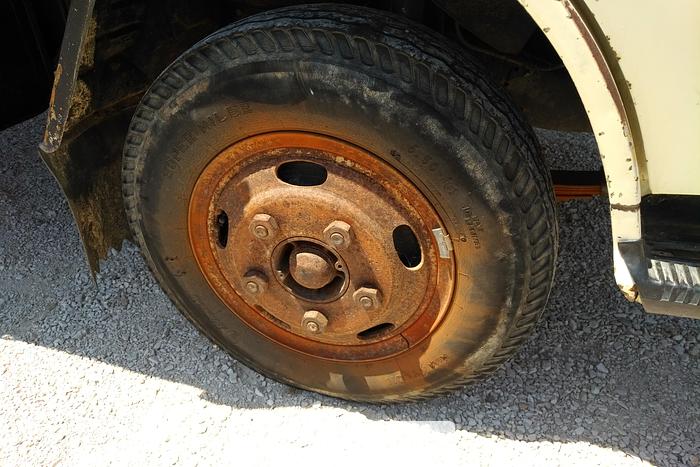 Used 1984 TOYOTA Dyna BU30 3.0 diesel 6 tyres 5.5 ton truck.