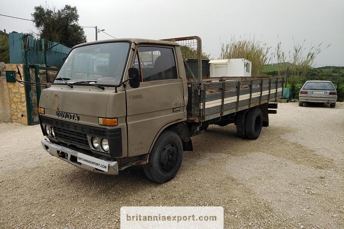 Used 1985 TOYOTA Dyna BU30 3.0 diesel 6 tyres 5.5 ton truck.