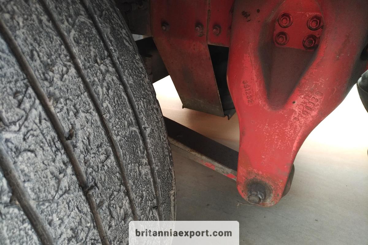 Used 1993 SCANIA P 93M 250 6X2 8 tyres 26 ton curtainsider truck