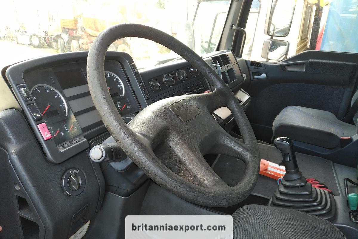 Used 2002 MAN TGA 26.360 | 6x2 | Curtainsider Truck |  with Tail Lift