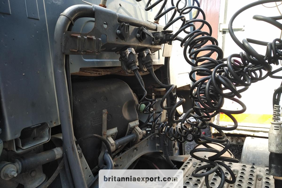 Used 2006 VOLVO FH 400 Euro 3 Manual Retarder Hydraulic Kit 4x2 Tractor Unit