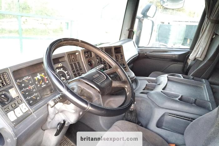 Used 2000 SCANIA P114 L 340 CP19 manual tractor unit.