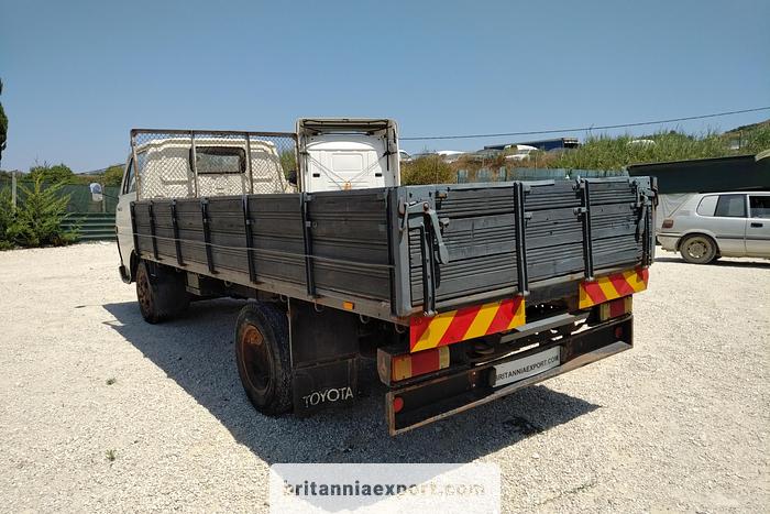 Used 1984 TOYOTA Dyna BU30 3.0 diesel 6 tyres 5.5 ton truck.
