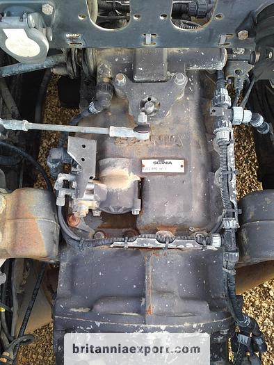 Used 2000 SCANIA P114 L 340 CP19 manual tractor unit.