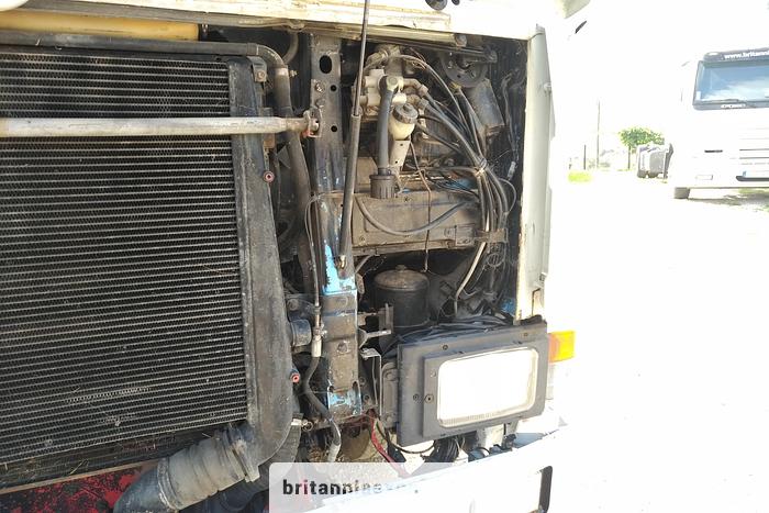Used 1994 SCANIA P 93M 280 19 ton isothermic box lorry.