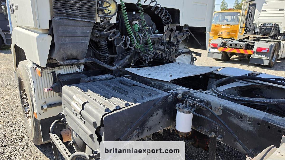 Used 2001 VOLVO FH12 420 Manual Tractor Unit with Hydraulics Air Con