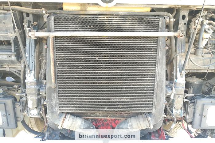 Used 1994 SCANIA P 93M 280 19 ton isothermic box lorry.