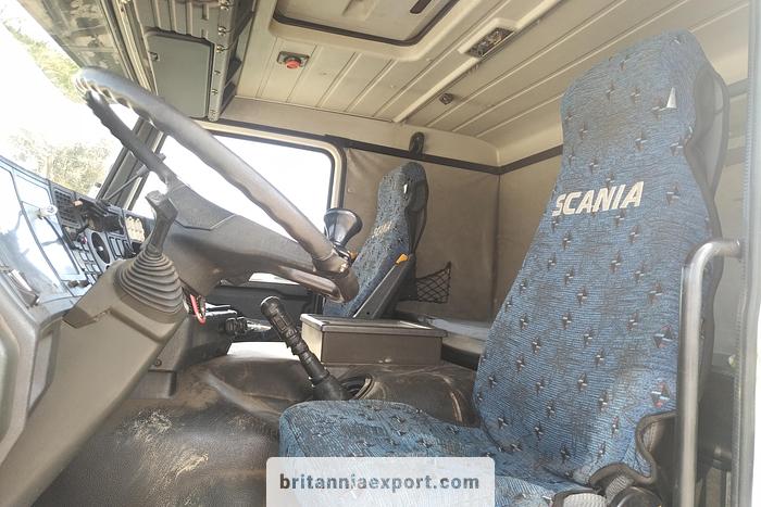 Used 1994 SCANIA P 93M 280 19 ton isothermic box lorry.