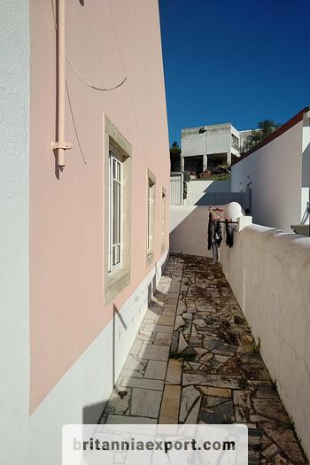 Used 1950 3 Bedroom  detached house