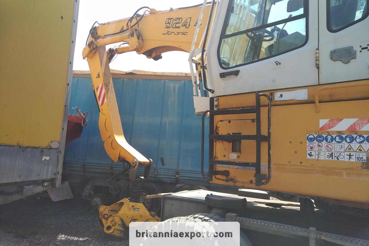 Used 2001 LIEBHERR  A924 Litronic Wheeled Excavator with Grab | Front Blade