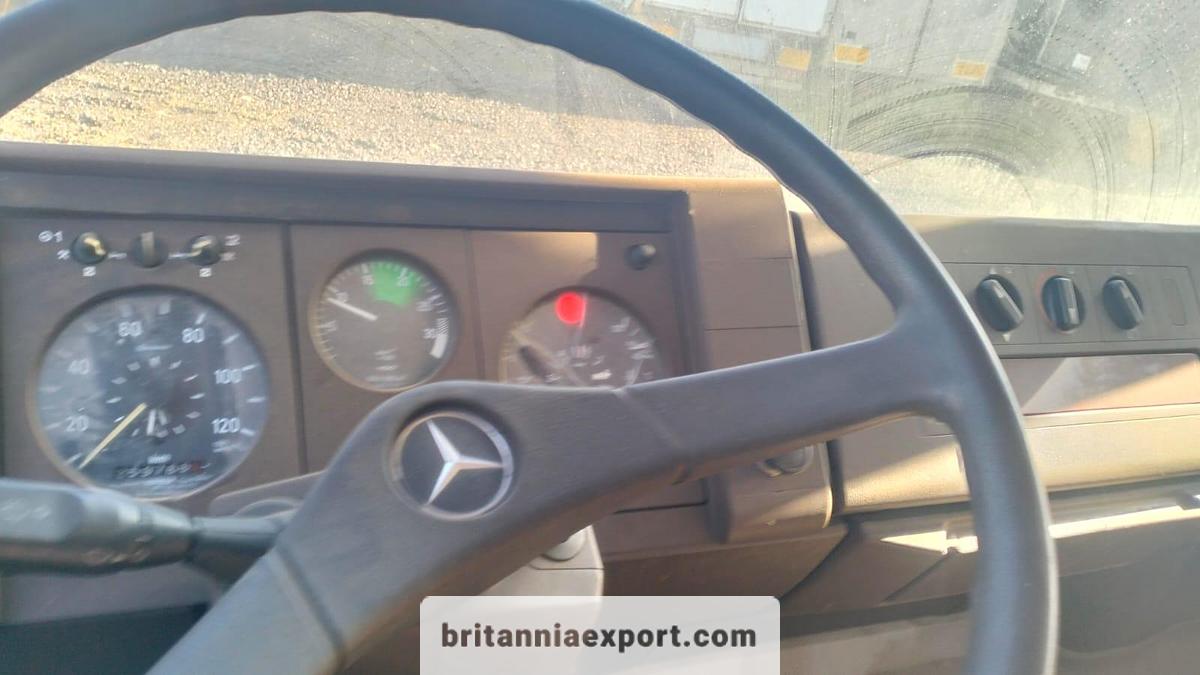 Used 1990 MERCEDES-BENZ 809 | On Springs | Manual Pump | 7.5 Ton Box Lorry