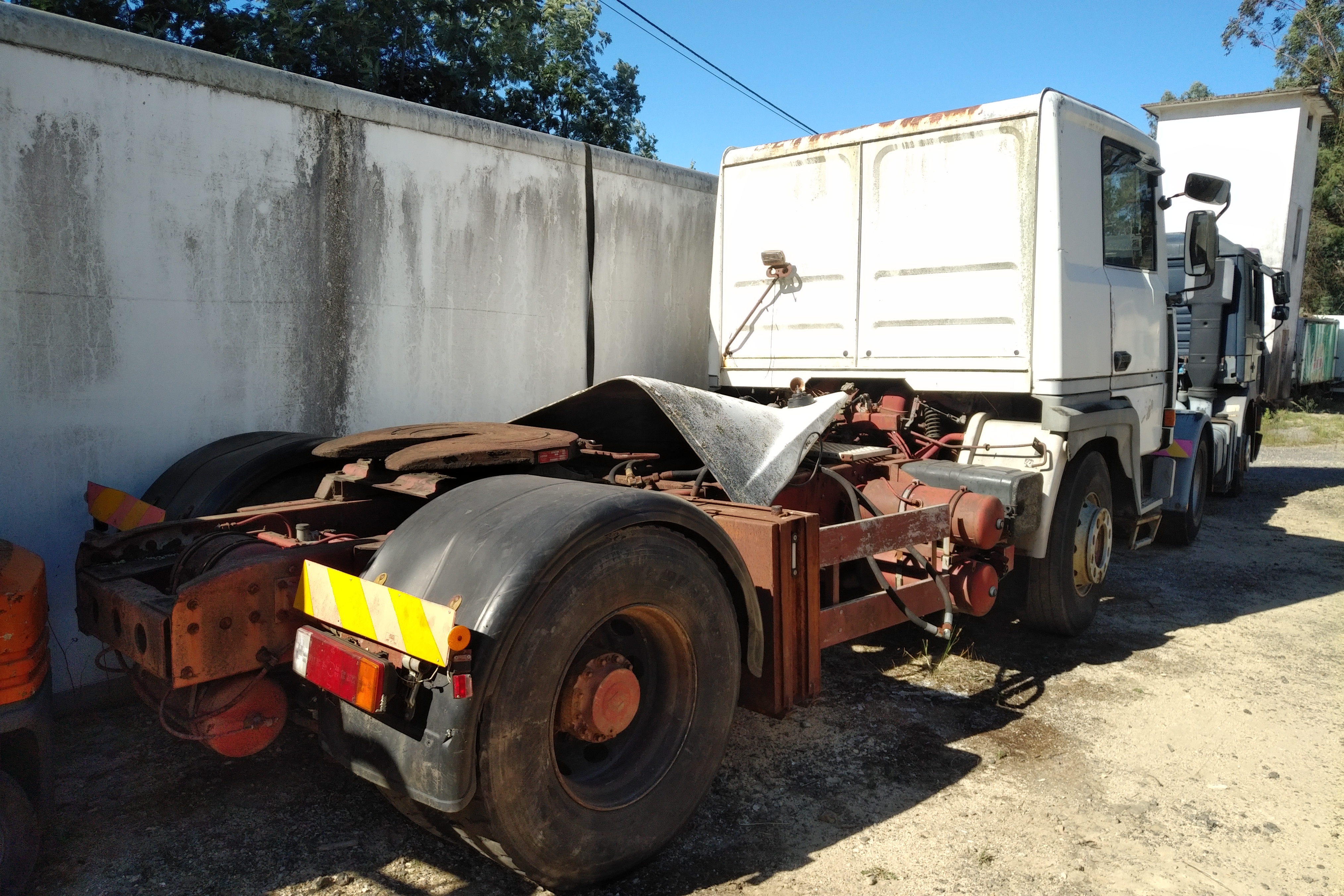 Used 1994 RENAULT R385 Major 4x2 Hub Reduction & Tipper Hydraulics Tractor Unit